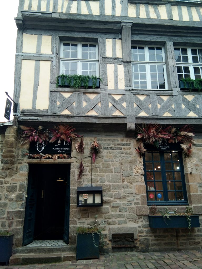Façade médiévale vue de face Rennes
