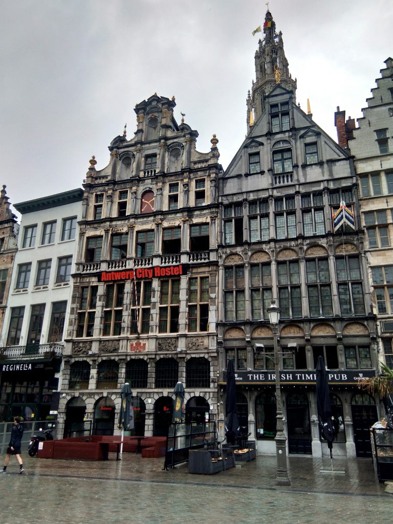 Anvers, façades gothiques de la Grande Place