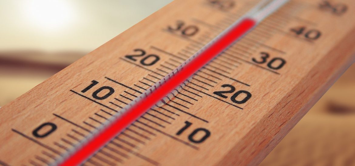 Canicule en voyage- Iconographie un thermomètre indiquant 30 degrés Celsius